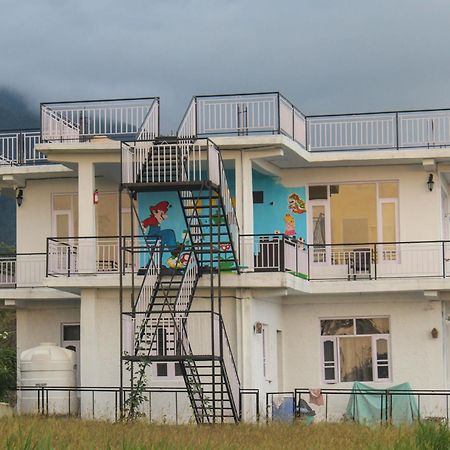 The Bunksters Bir Albergue Exterior foto